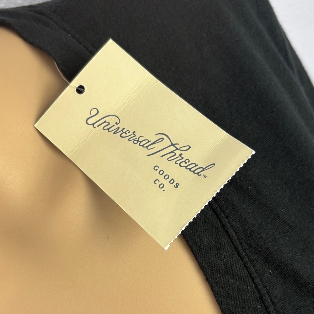 Universal Thread Black V-Neck Short Sleeve 100% Cotton Tee - Picture 2 of 6